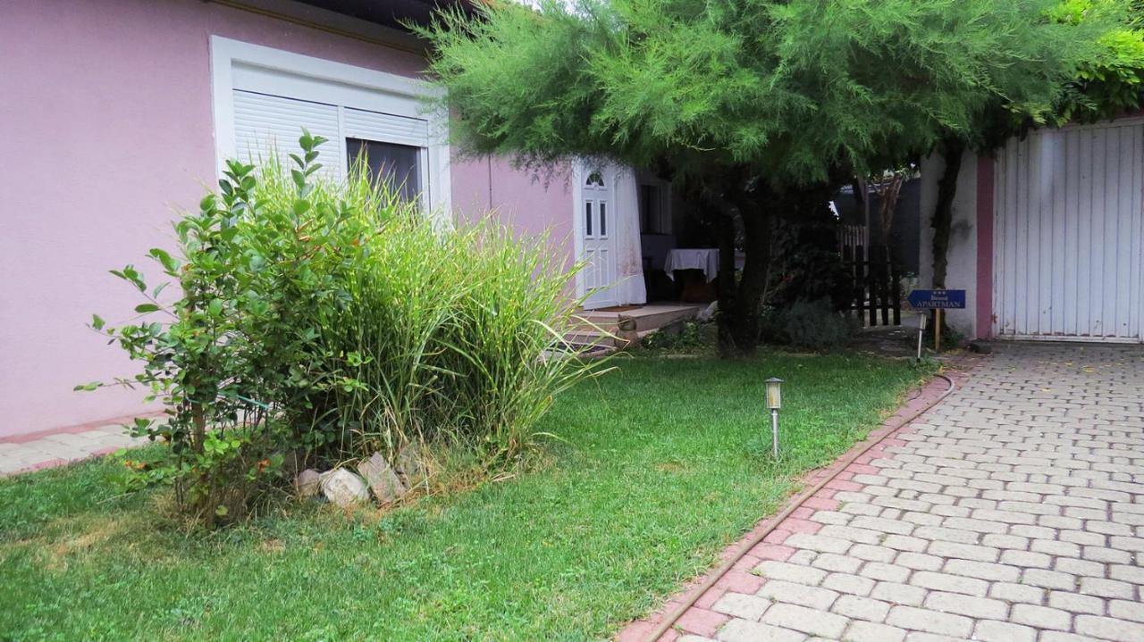 Apartman Ksenija Ðakovo Zewnętrze zdjęcie
