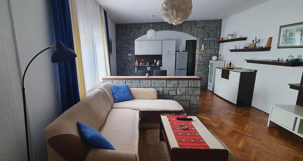 Apartman Ksenija Ðakovo Zewnętrze zdjęcie