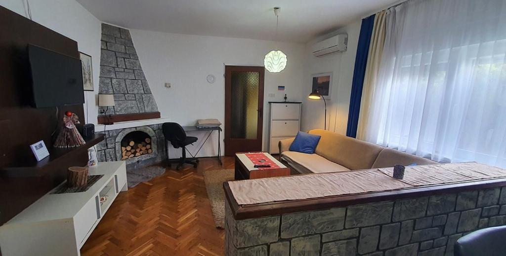 Apartman Ksenija Ðakovo Zewnętrze zdjęcie