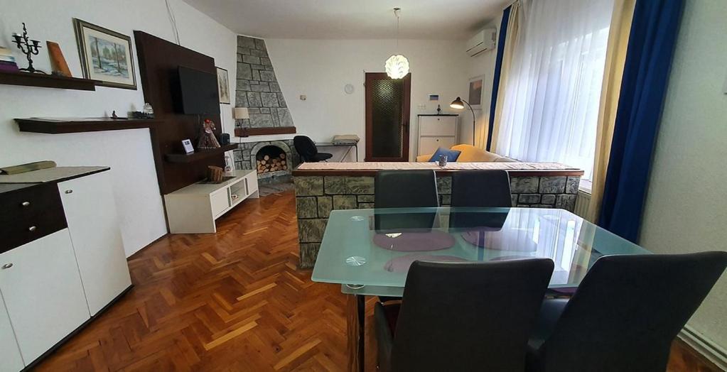 Apartman Ksenija Ðakovo Zewnętrze zdjęcie