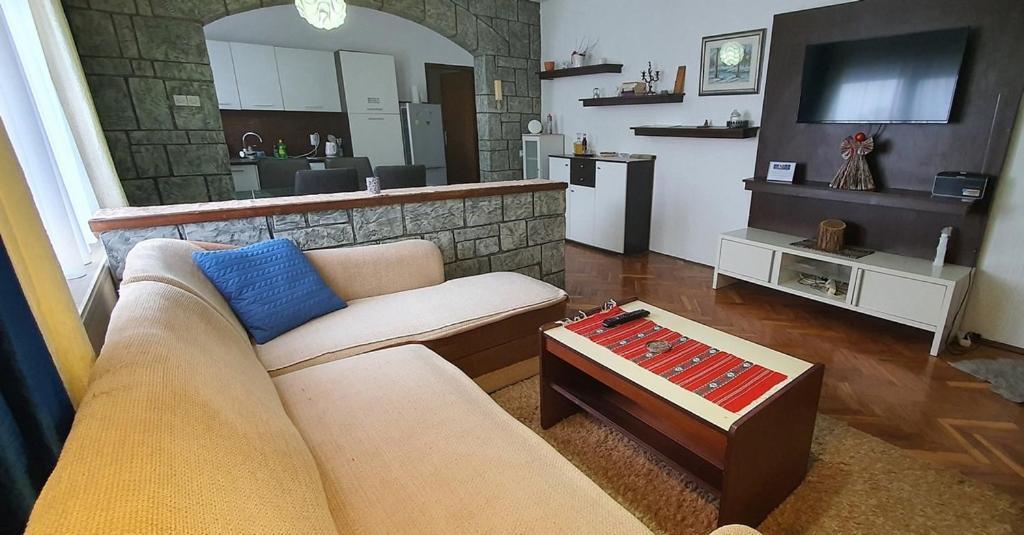 Apartman Ksenija Ðakovo Zewnętrze zdjęcie